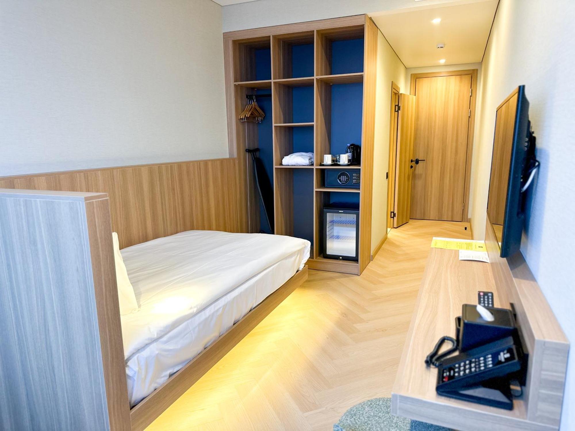Resident Hotel Abay Almati Kültér fotó