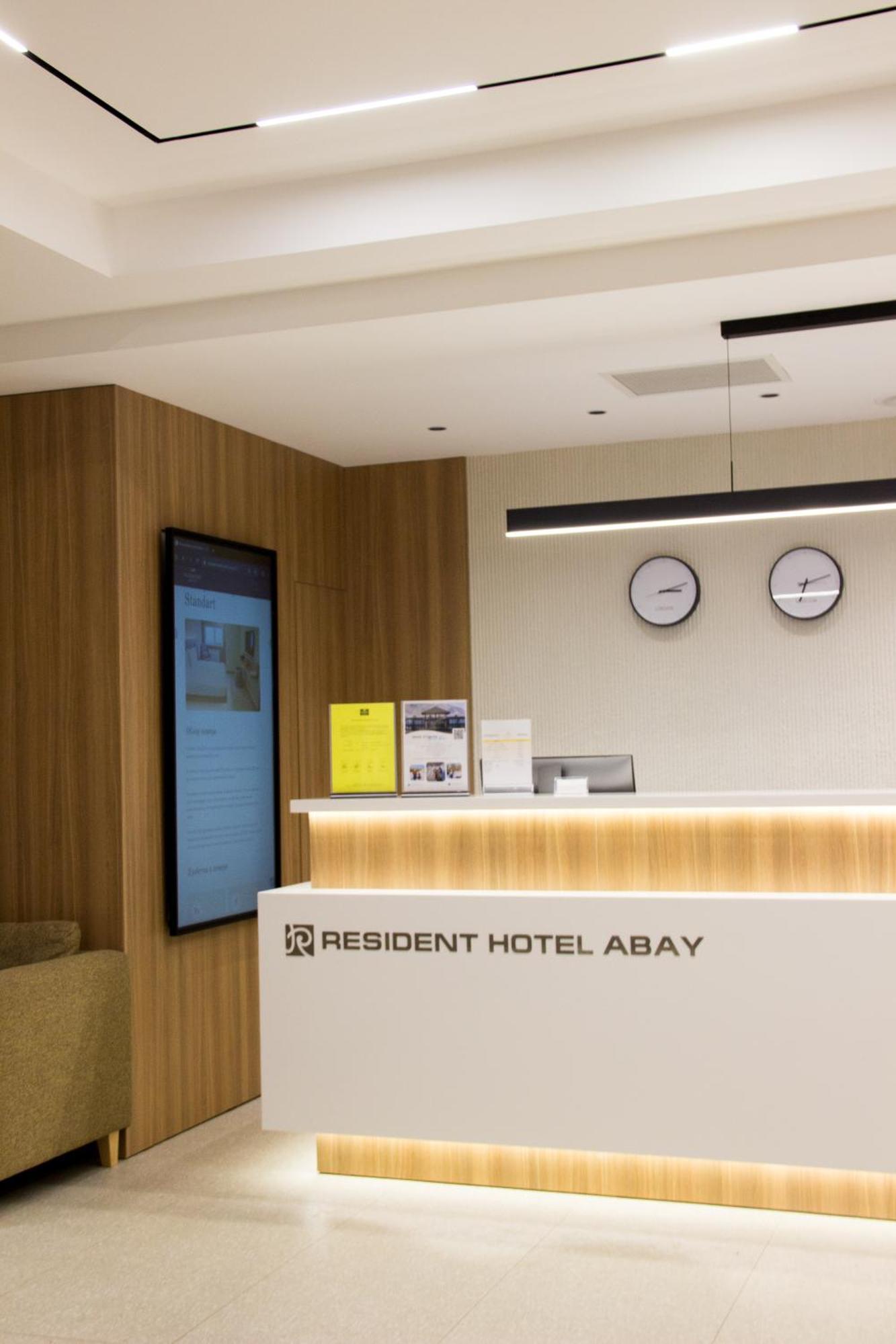 Resident Hotel Abay Almati Kültér fotó